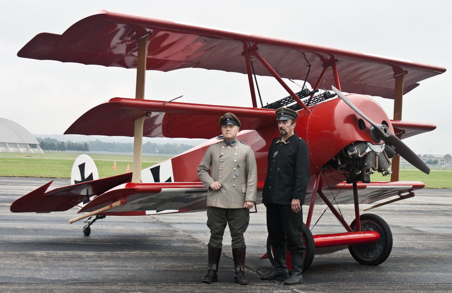 WWI German pilots with biplane