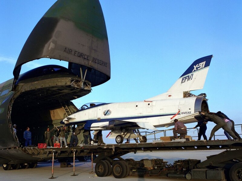X-31 aircraft loading