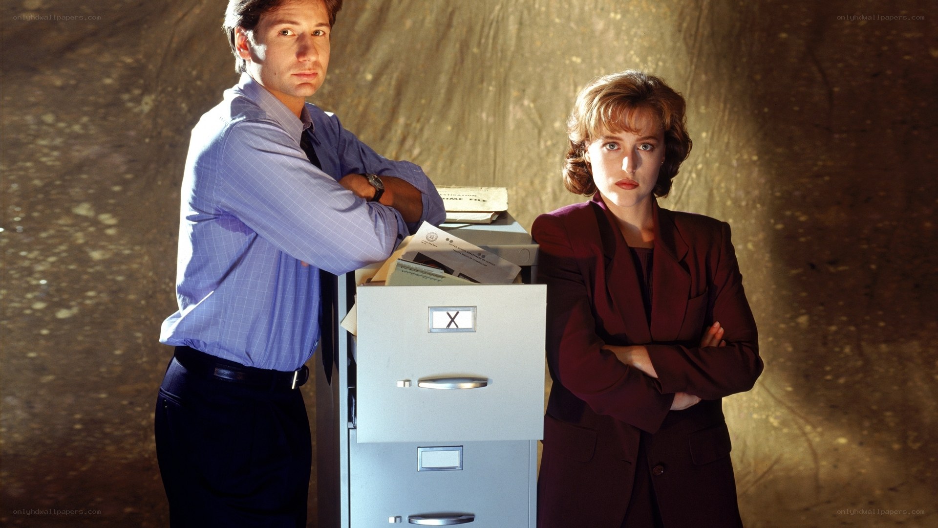 X-Files agents by filing cabinet