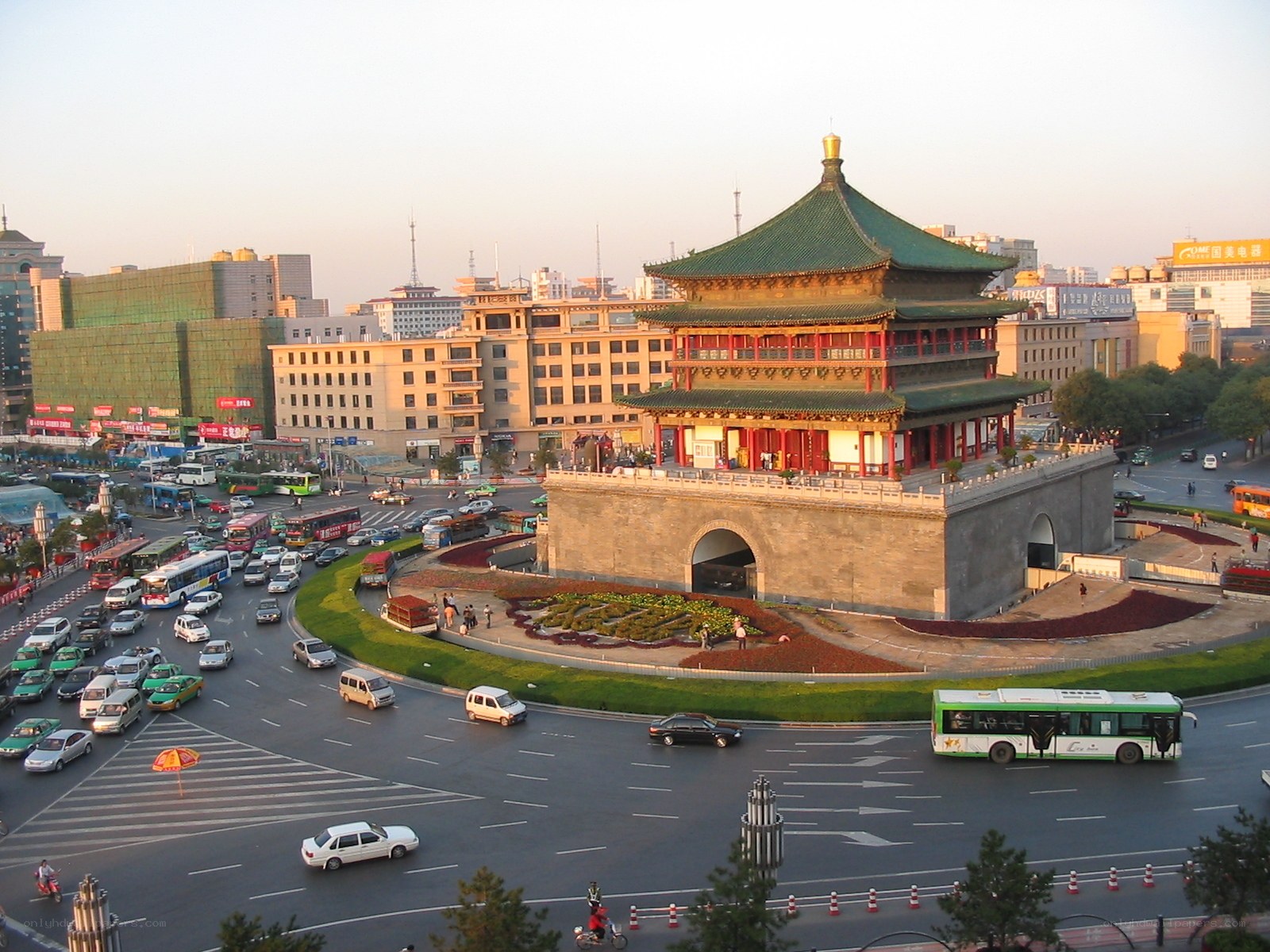 Xi'an Bell Tower at dusk