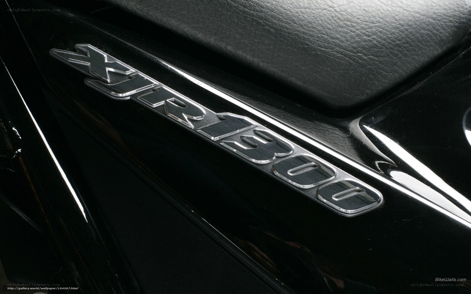 XJR1300 motorcycle emblem