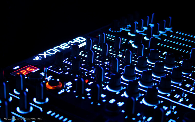 Xone 4D DJ mixer