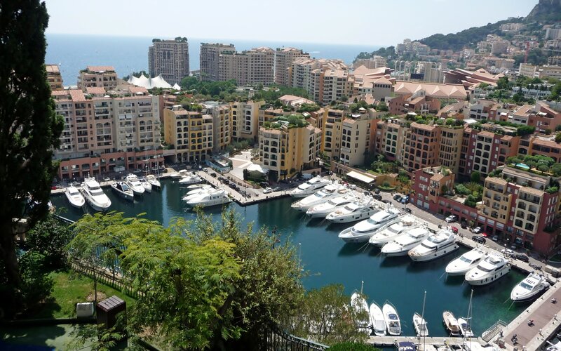 Yachts in Monaco Harbor — Blue