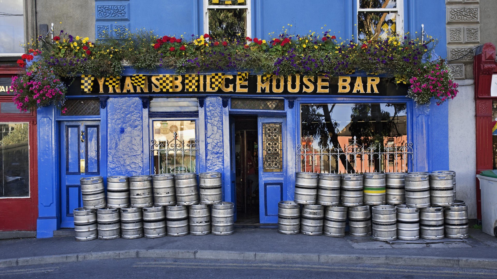 Yan's Bridge House Bar