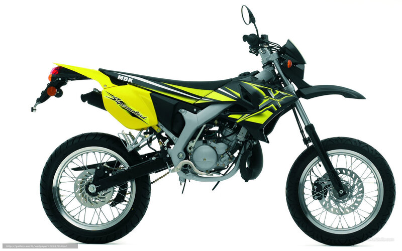 yellow and black dirt bike