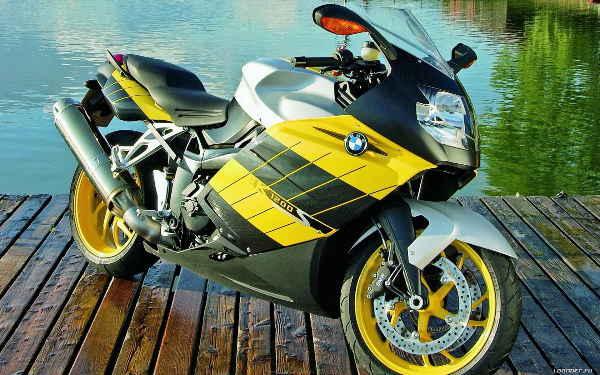 yellow and black motorcycle
