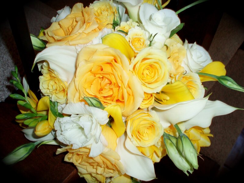 Yellow and White Flower Bouquet — Calm, Photograph, Roses, Calla Lilies