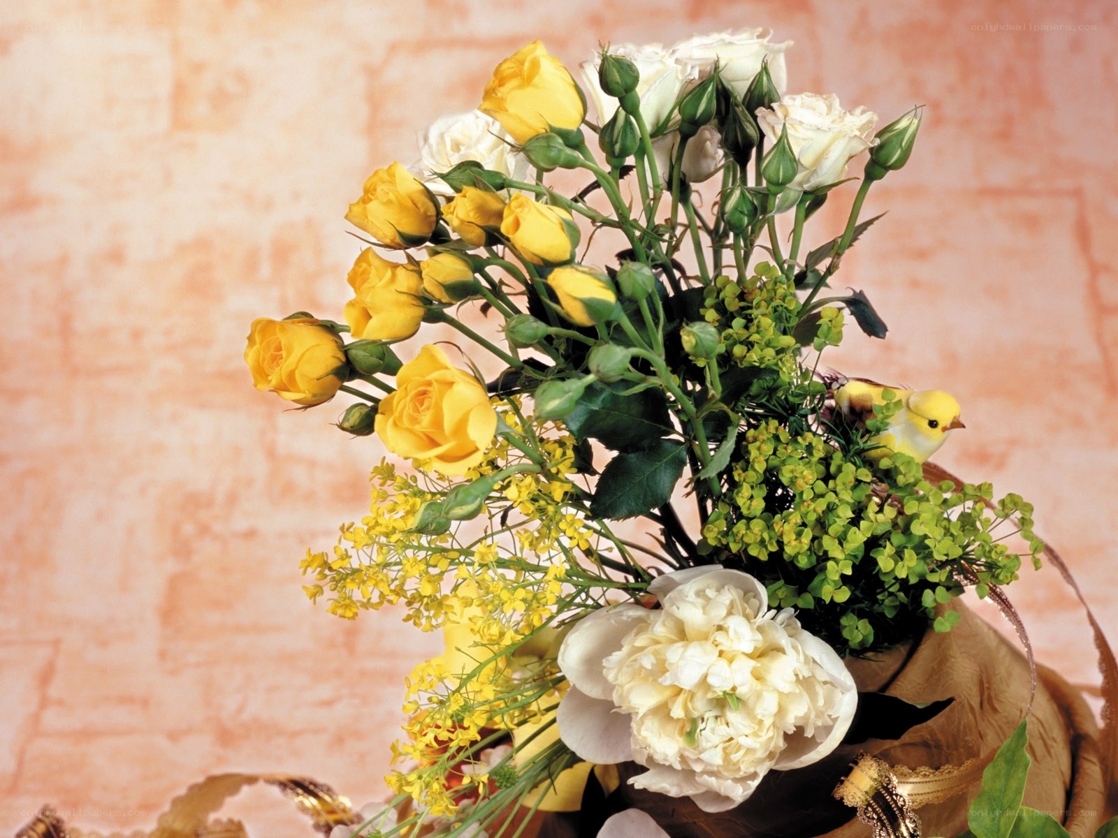 Yellow and white rose bouquet