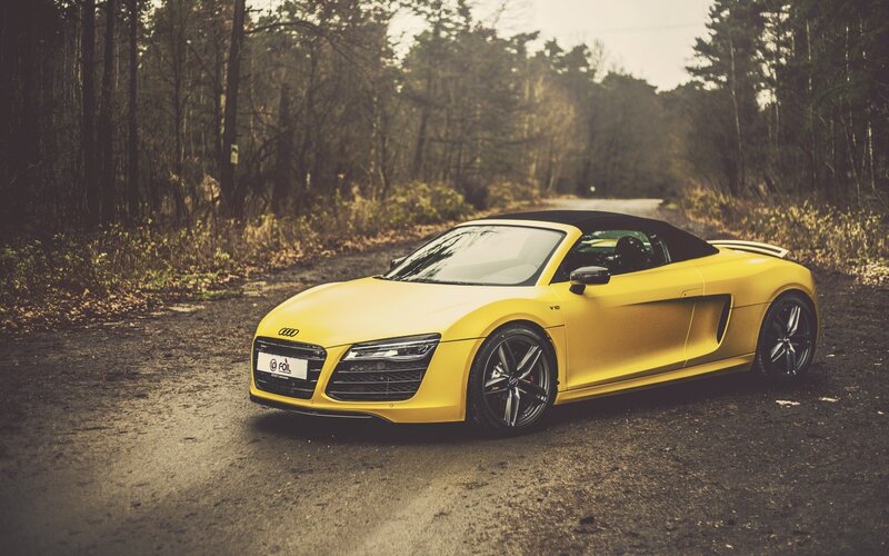 Yellow Audi R8 Spyder