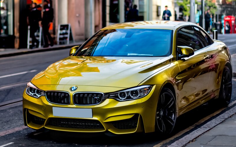 Yellow BMW M4 Coupe — Urban