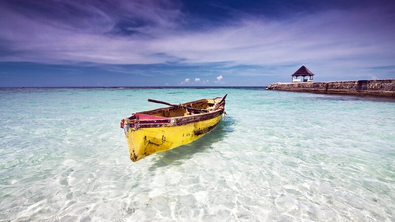 Yellow Boat in Shallow Water — Blue