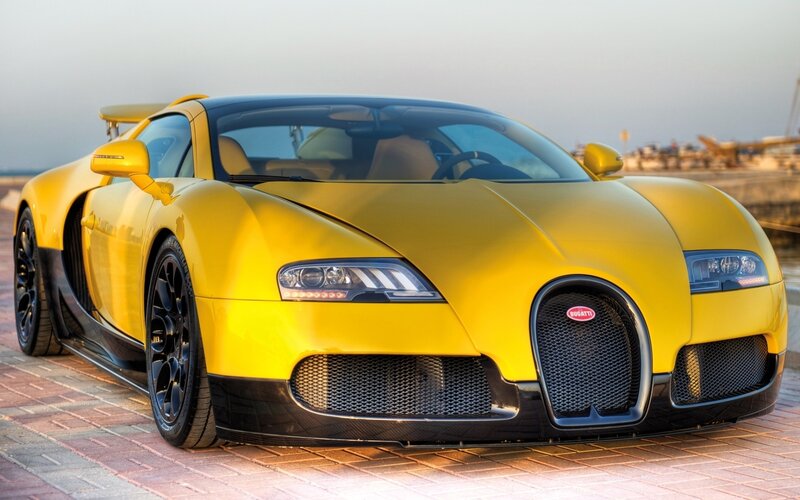 Yellow Bugatti Veyron — Calm, Sunset