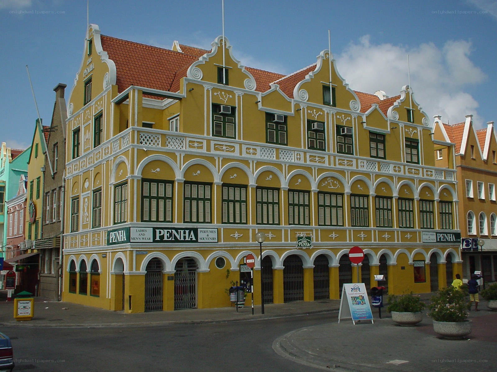 Yellow building in Willemstad