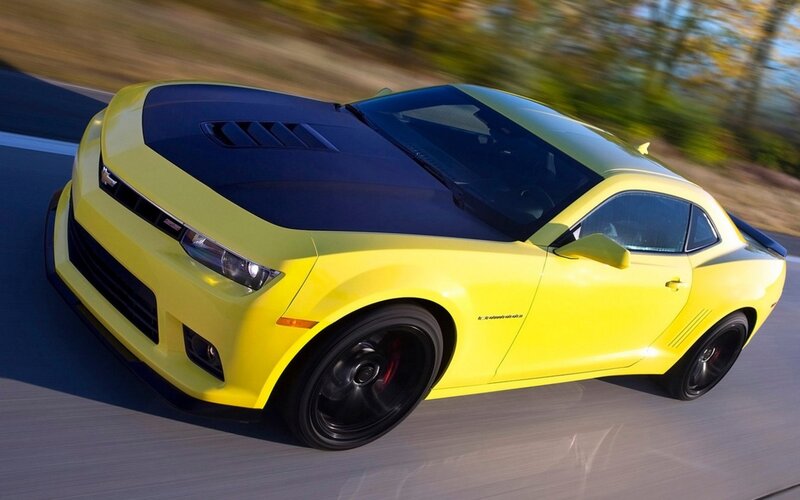 Yellow Camaro Car — Dynamic, Autumn
