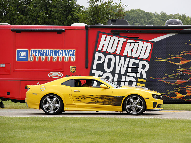 Yellow Camaro Car — Outdoor