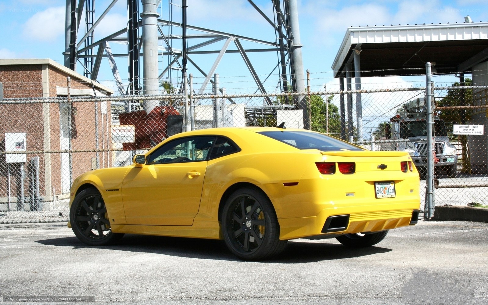 yellow camaro car