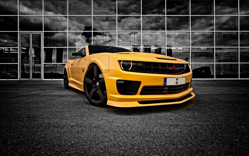 yellow camaro sports car