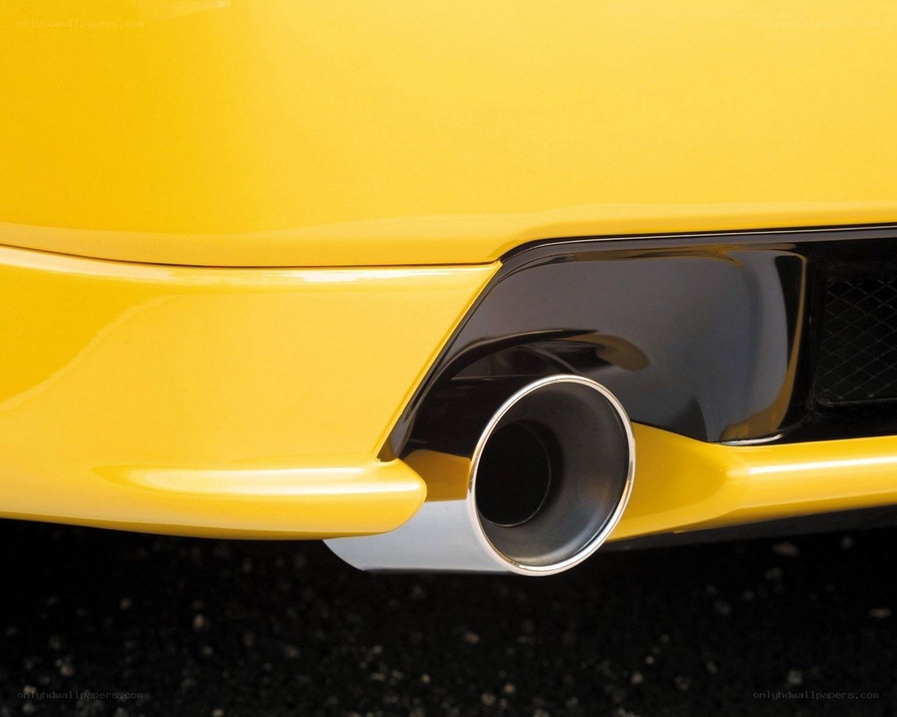 yellow car exhaust pipe