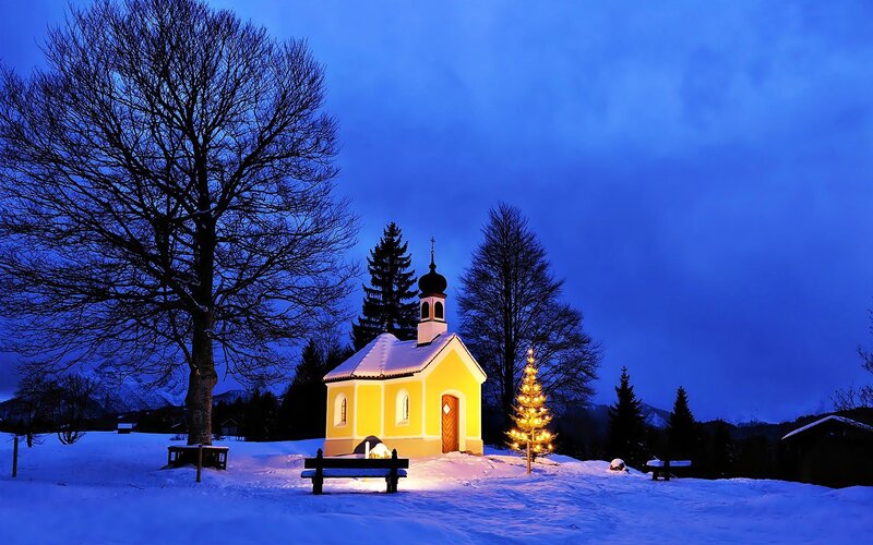 Yellow Chapel in Snow — Blue