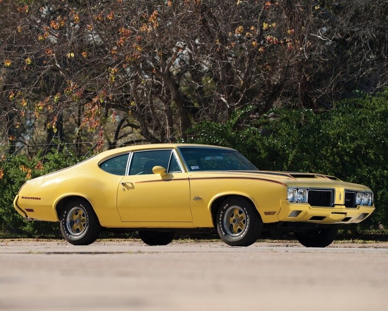Yellow Classic Car — Calm, Autumn, Photograph, Trees