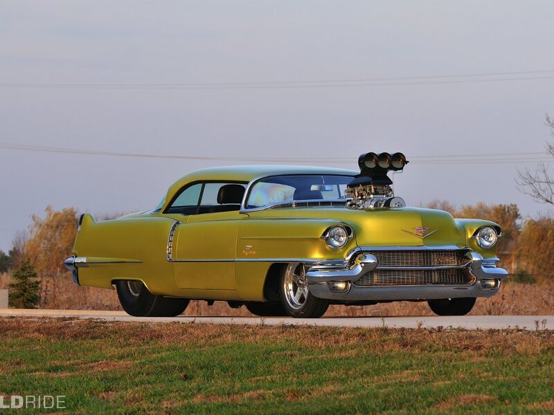 Yellow Classic Car — Calm, Sunset