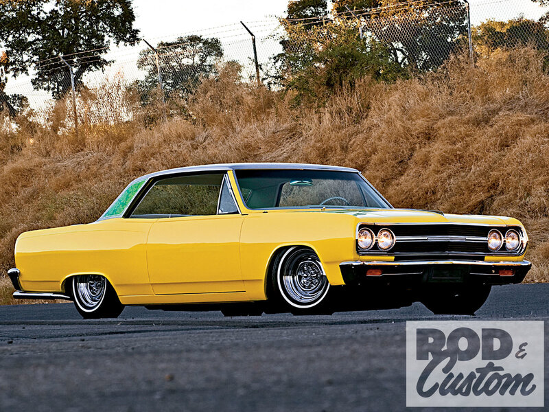Yellow Classic Car — Dramatic, Sunset