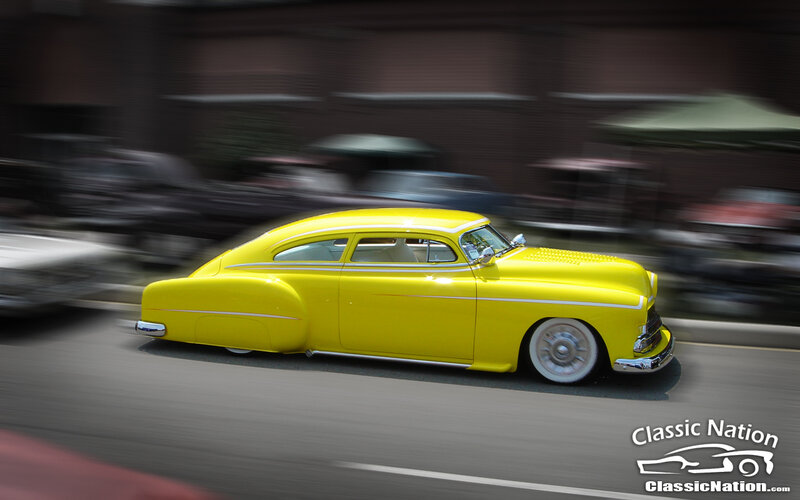 Yellow Classic Car — Dynamic