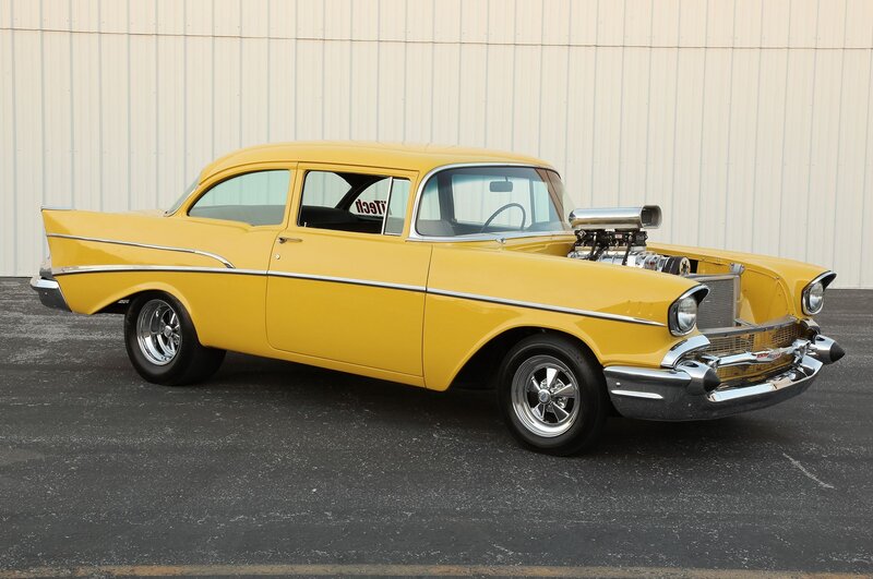 Yellow Classic Car — Static
