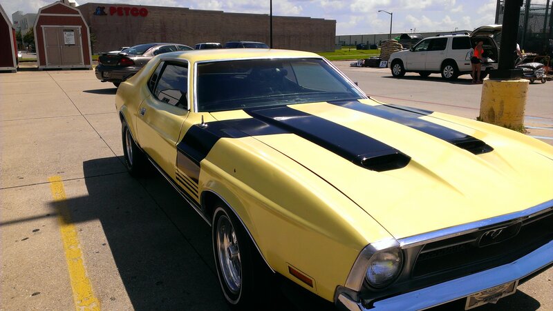 Yellow Classic Muscle Car — Bright, Afternoon