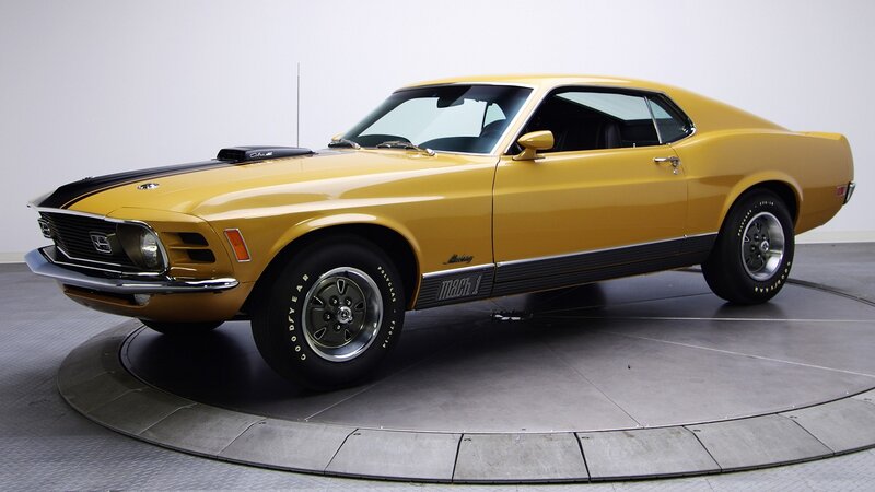 Yellow Classic Muscle Car — Neutral, Photograph