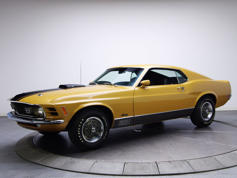 Yellow Classic Muscle Car — Neutral