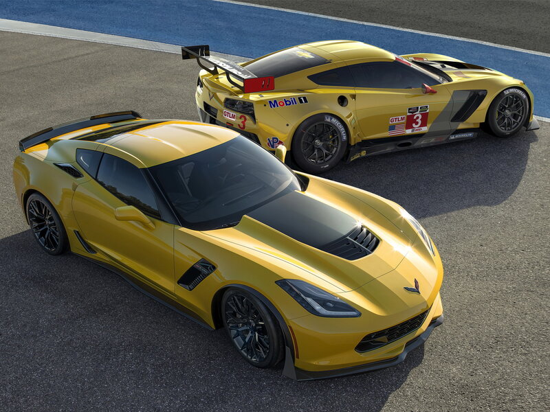 Yellow Corvette Race Cars — Dynamic