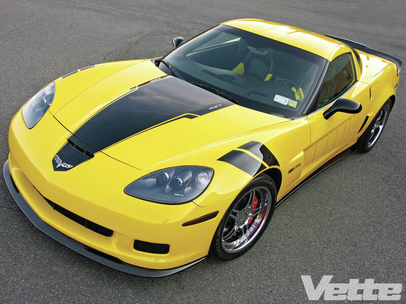 Yellow Corvette Sports Car — Dynamic