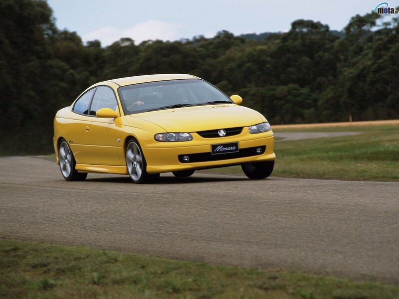 Yellow Coupe Car — Dynamic