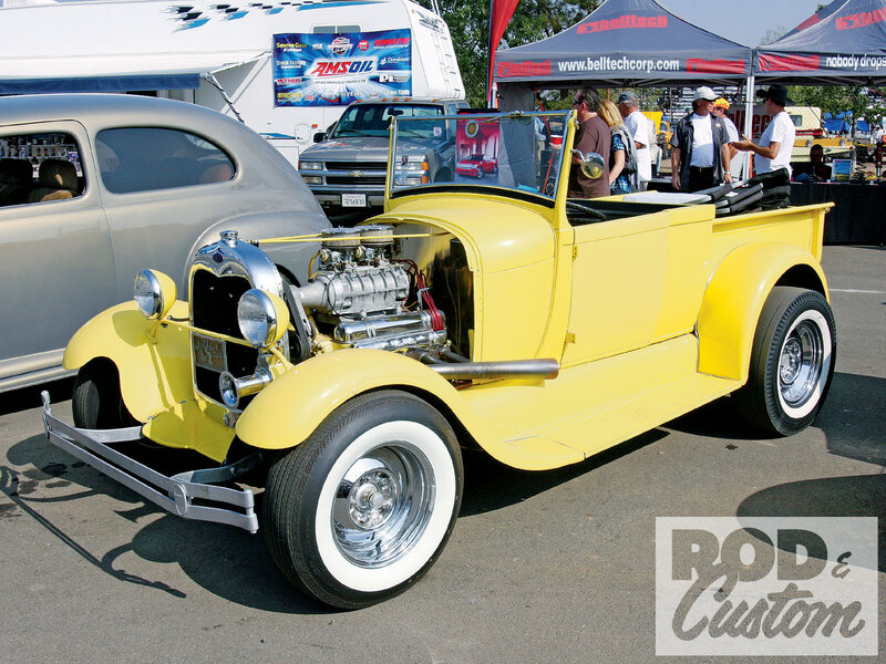 Yellow Custom Hot Rod — Outdoor