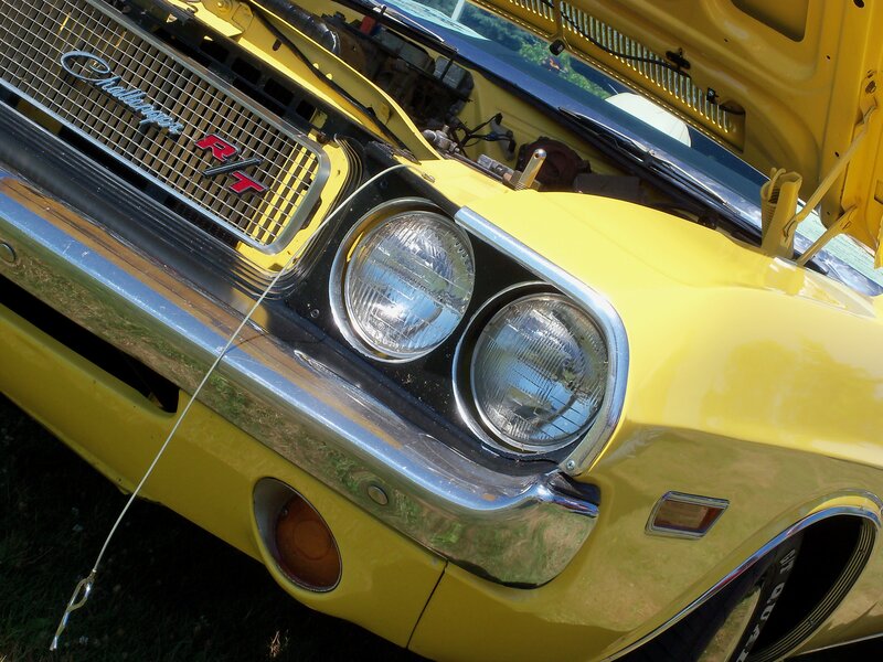 Yellow Dodge Challenger RT