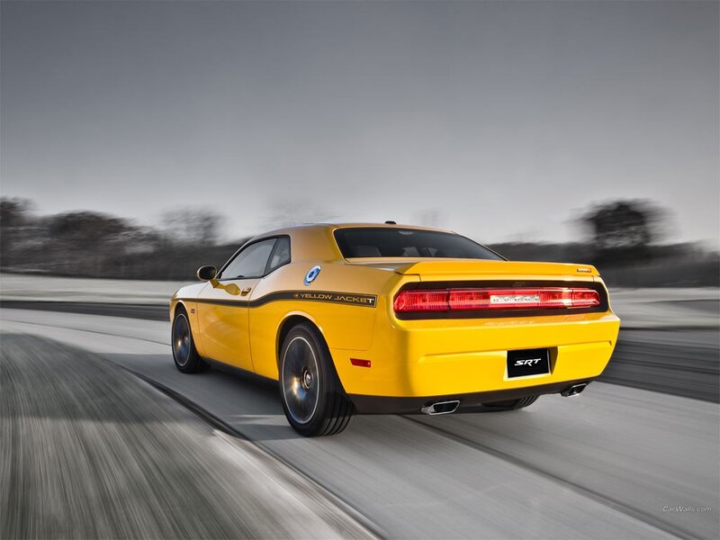 yellow dodge challenger srt