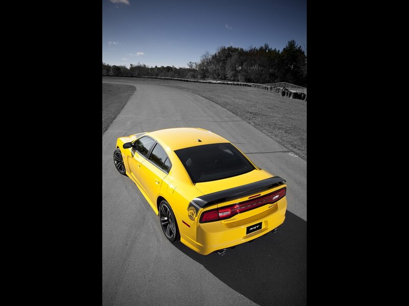 Yellow Dodge Charger Srt — Dramatic