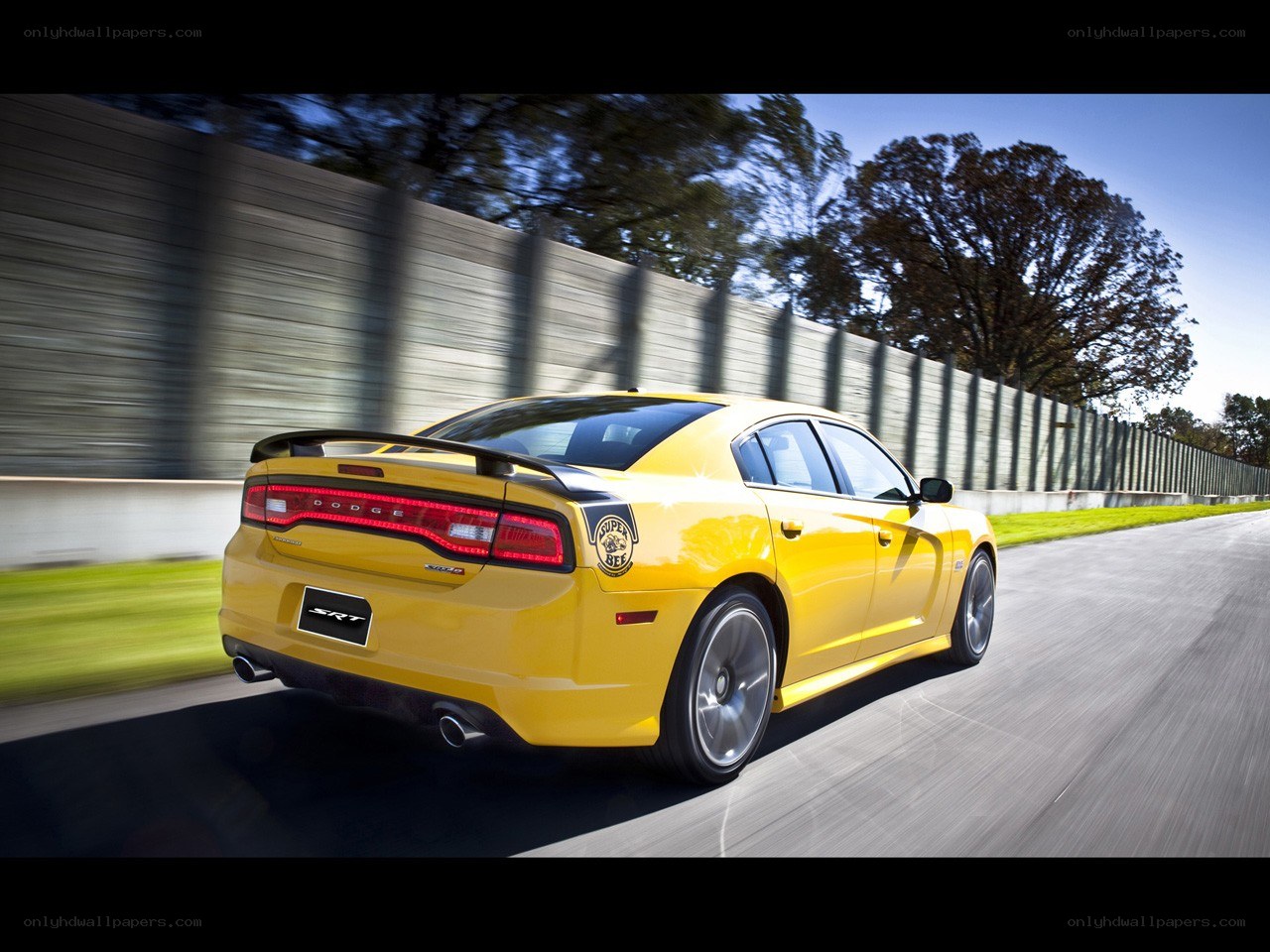 yellow dodge charger srt8