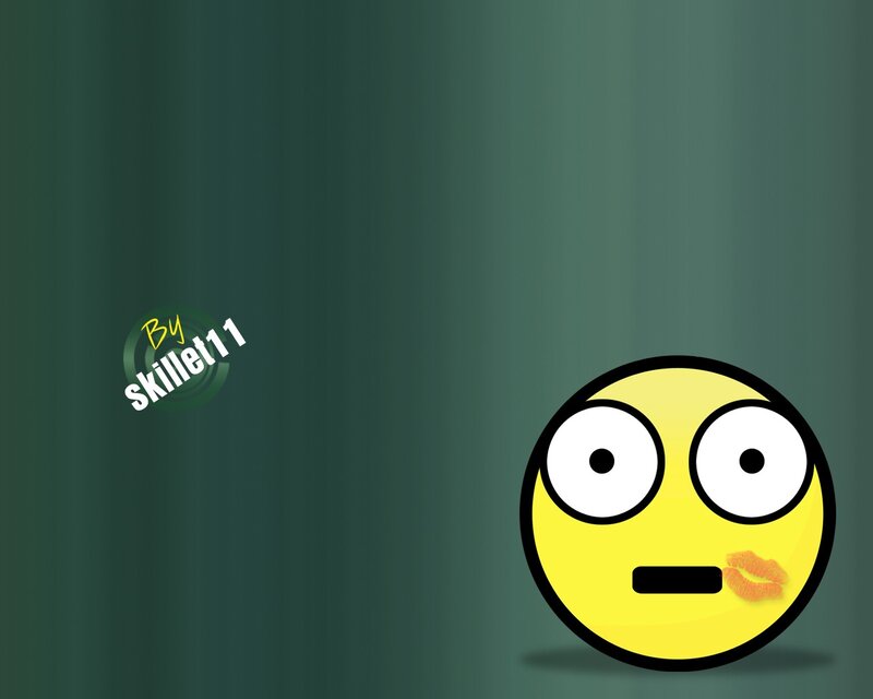 yellow emoji with kiss mark