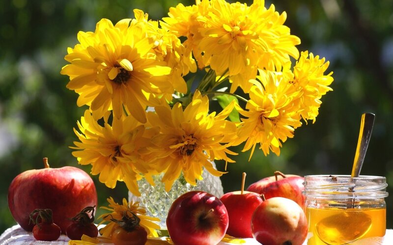 Yellow Flowers and Apples — Serene