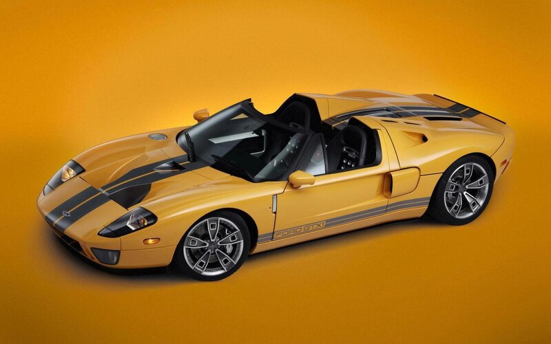 Yellow Ford Gt Sports Car — Dynamic