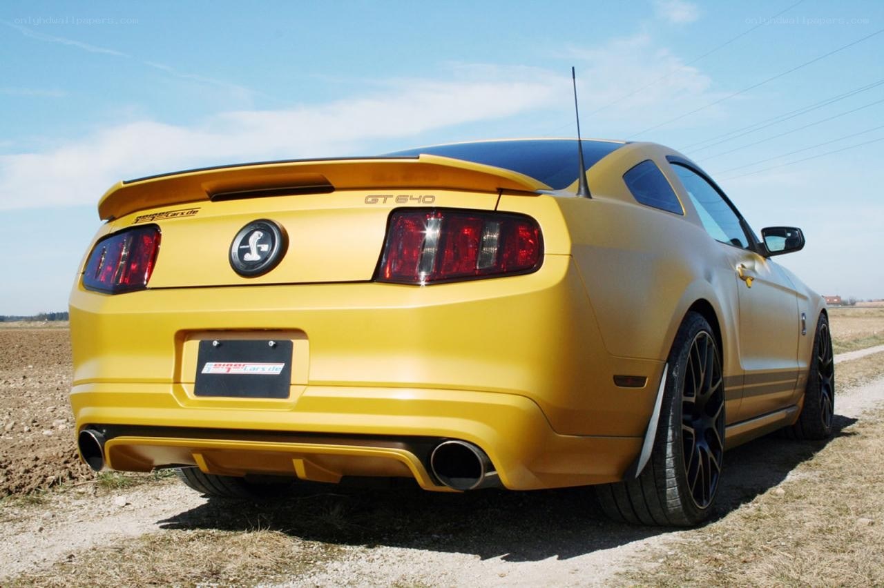 yellow ford mustang gt500