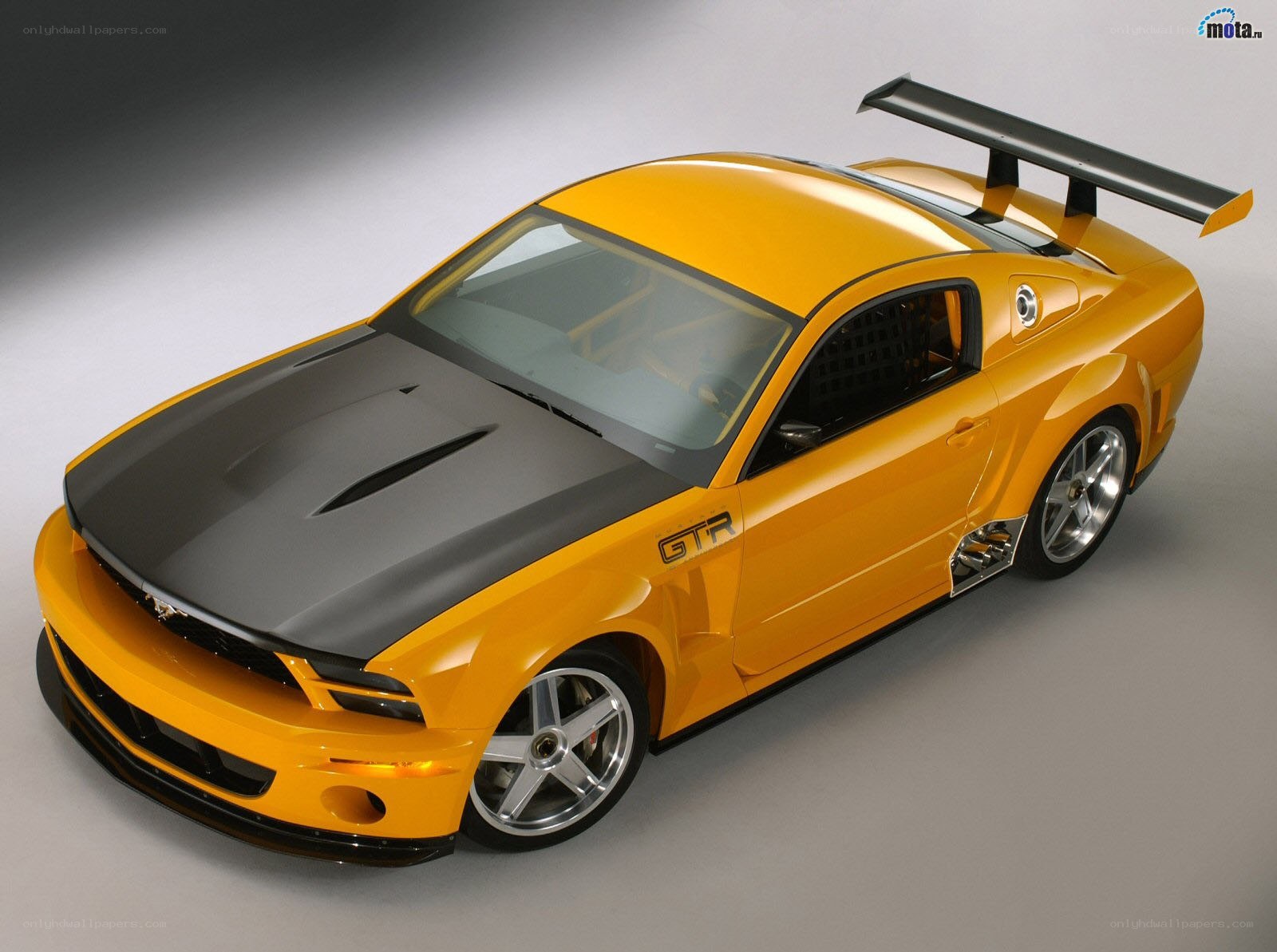 Yellow Ford Mustang GTR
