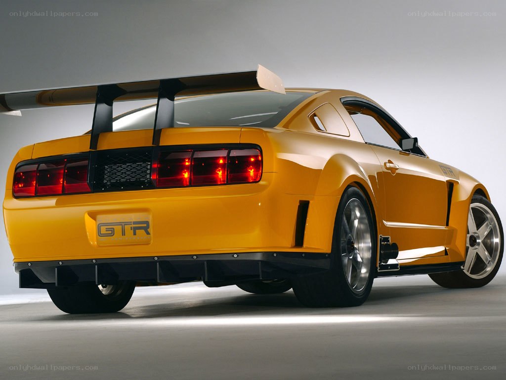 Yellow Ford Mustang GTR