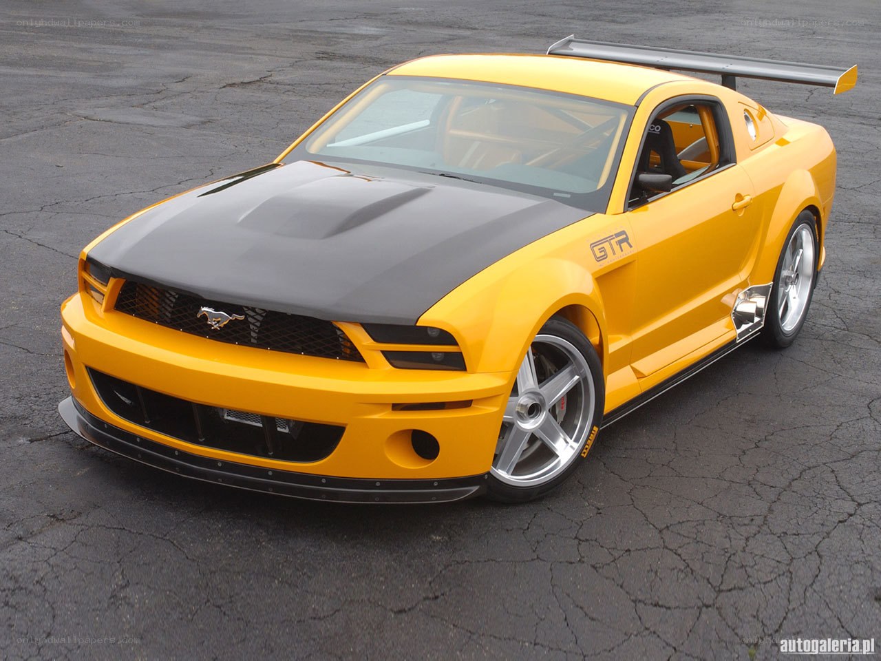 Yellow Ford Mustang GTR