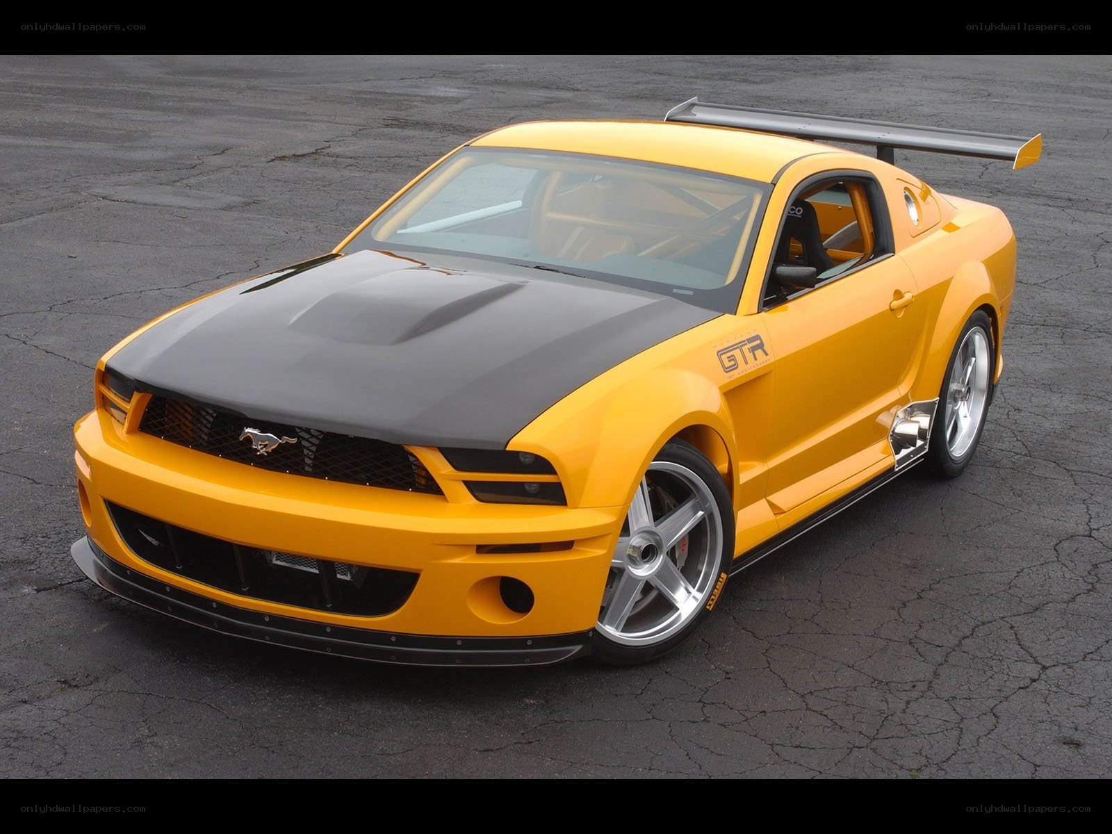 Yellow Ford Mustang GTR