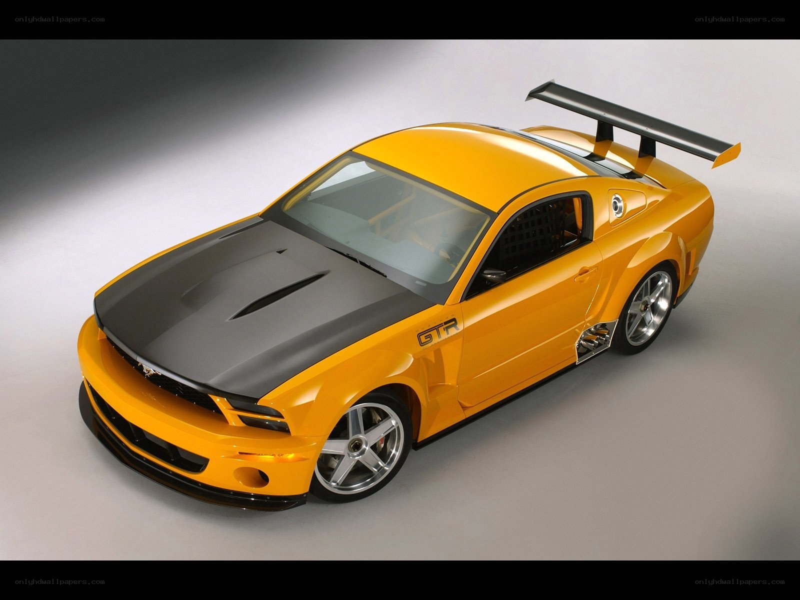 Yellow Ford Mustang GTR