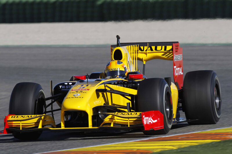 Yellow Formula One Car — Dynamic
