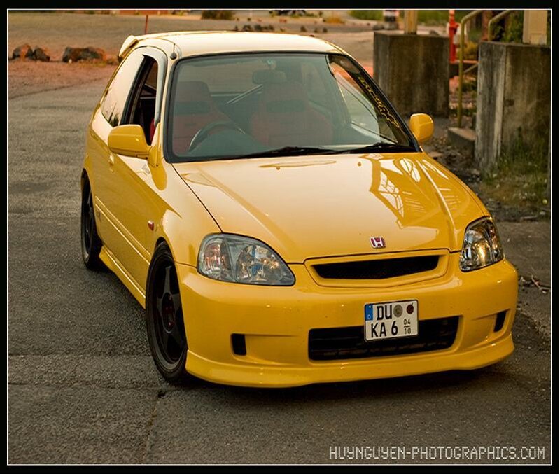 yellow honda civic type r